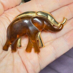 Liz Claiborne Elephant Brooch Amber Lucite Gold Tone Vintage 3D Pin 2.75”